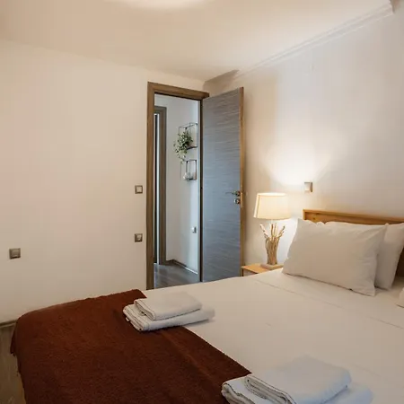 Casa vacanze Cozy Loft Near Port- Full Kitchen, Ac, Parking *