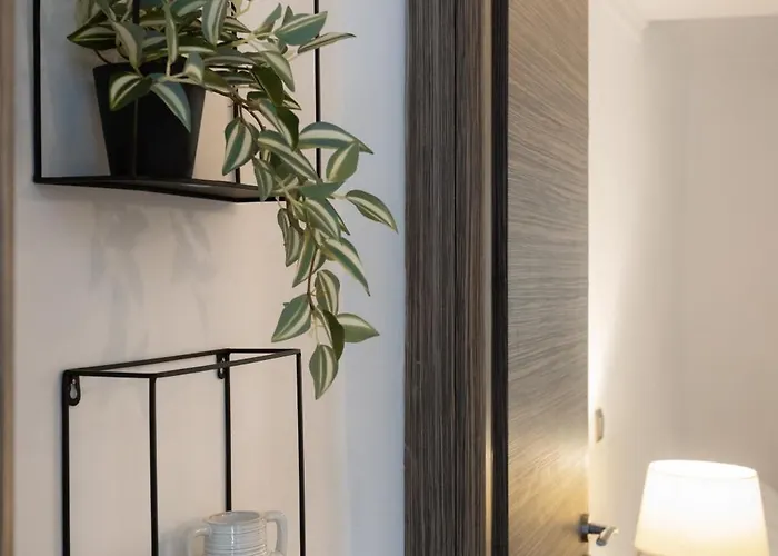 Cozy Loft Near Port- Full Kitchen, Ac, Parking Mantouki