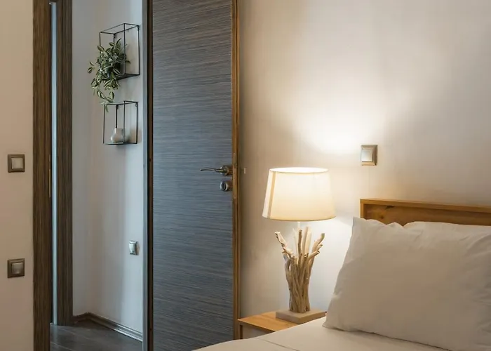 Cozy Loft Near Port- Full Kitchen, Ac, Parking Casa vacanze