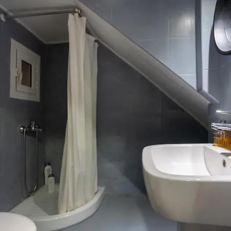 Cozy Loft Near Port- Full Kitchen, Ac, Parking * Mantouki