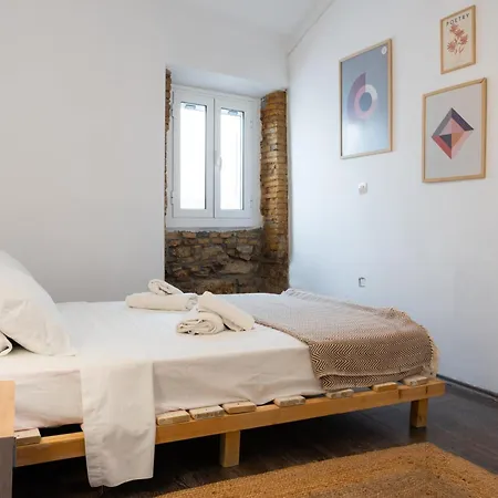 Cozy Loft Near Port- Full Kitchen, Ac, Parking Сasa de vacaciones Mantouki