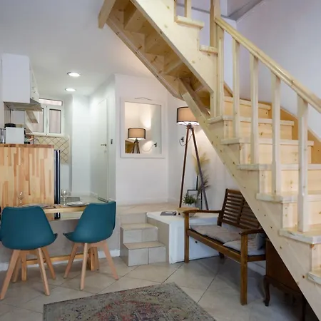 Cozy Loft Near Port- Full Kitchen, Ac, Parking *
