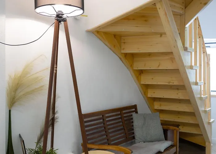 Cozy Loft Near Port- Full Kitchen, Ac, Parking Mantouki