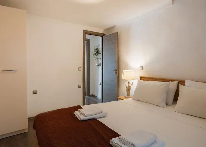 Hébergement de vacances Cozy Loft Near Port- Full Kitchen, Ac, Parking *
