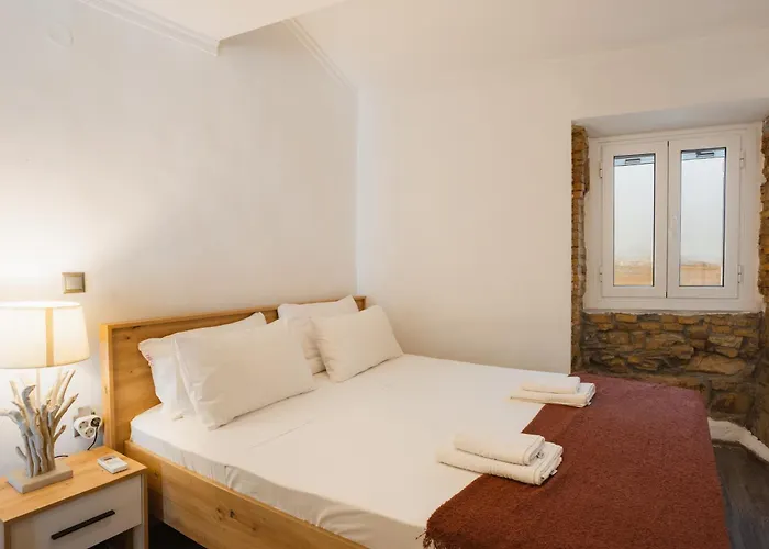 Cozy Loft Near Port- Full Kitchen, Ac, Parking * Mantouki