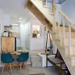 Σπίτι διακοπών Cozy Loft Near Port- Full Kitchen, Ac, Parking