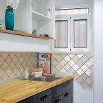 Σπίτι διακοπών Cozy Loft Near Port- Full Kitchen, Ac, Parking