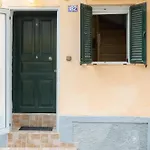 Σπίτι διακοπών Cozy Loft Near Port- Full Kitchen, Ac, Parking
