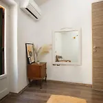 Cozy Loft Near Port- Full Kitchen, Ac, Parking Σπίτι διακοπών *