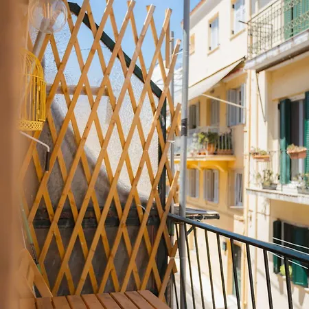 Cozy Loft Near Port- Full Kitchen, Ac, Parking Semesterbostad
