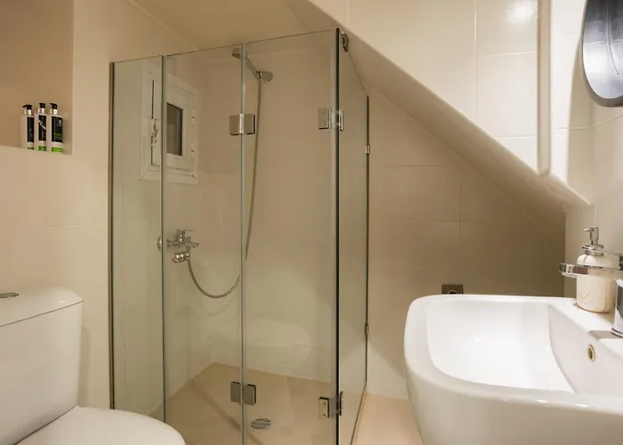 度假居 Cozy Loft Near Port- Full Kitchen, Ac, Parking *