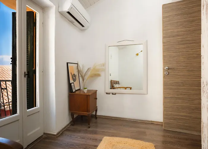 Cozy Loft Near Port- Full Kitchen, Ac, Parking Vakantiehuis *